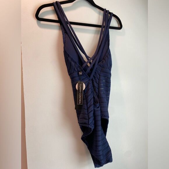 La Blanca Fluid Lines Multi-Strap Cross-Back One Piece w/Mesh Detail -Indigo NWT - Picture 5 of 8